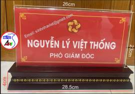 Làm Bảng chức danh chân gỗ mặt mica tại Đồng Nai