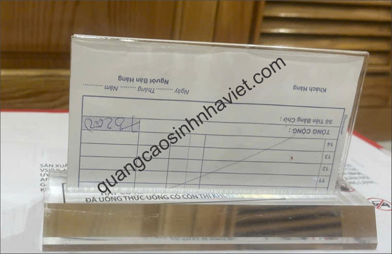 bảng chức danh chân đê mica mài vát cạnh