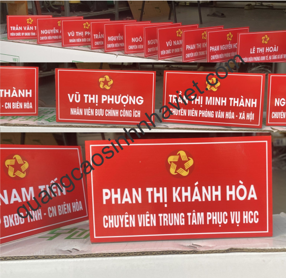 Biẻn chức danh Dể bàn, mica uốn hình chữ L cho Hành chính Công Phước Tân, Biên Hòa