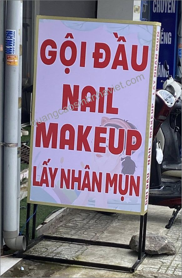 bảng hiệu hộp đèn có chân tại Biên Hòa