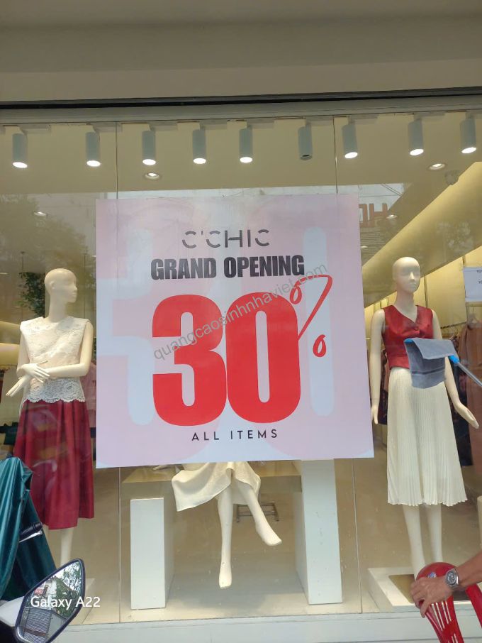 Hình ảnh thi công xong decal dán lên kính cho thời trang D.chic tai Biên Hòa