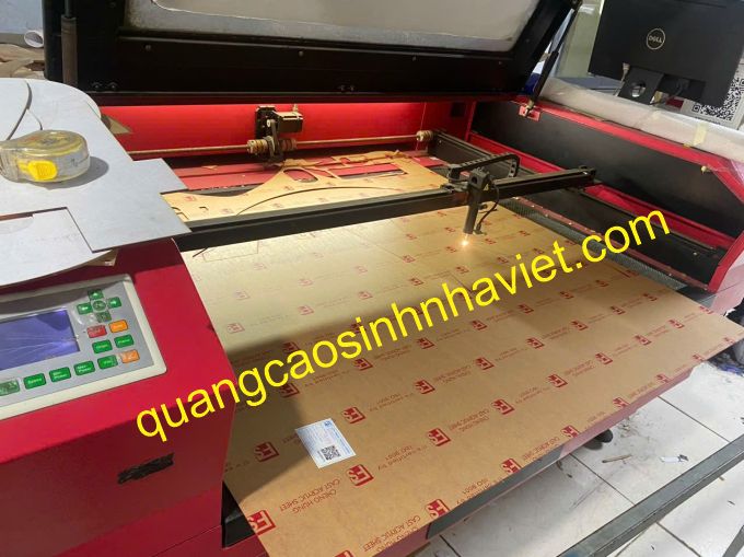 máy cắt mica Laser chuyên gia công làm chữ nổi Tại  Đồng Nai