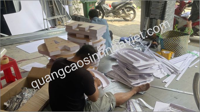 gia công uốn chữ nổi mica Biên Hòa