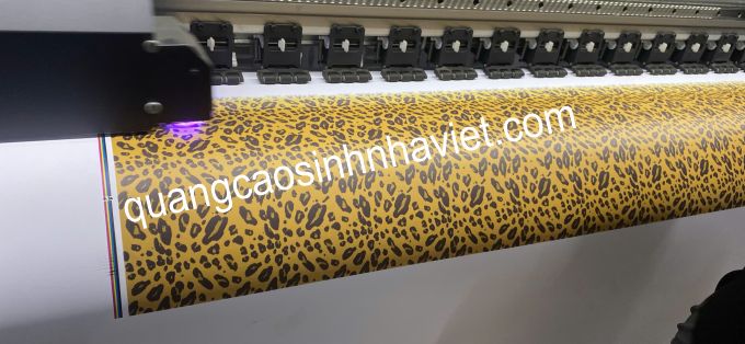 Máy in UV hiện đại in trên decal và bạt không gân tại Sinh Nhà Việt - Biên Hòa