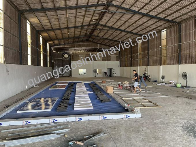 thi công bảng Alu chữ nổi công ty SAM PHÚ LONG THÀNH