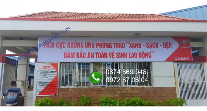 Bảng hiệu in UV trên bạt không gân 3M treo tại cổng Công ty Cadivi – KCN Long Thành, Đồng Nai.